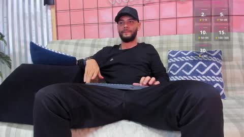 Juan Camilo online show from 6, 12, 2024