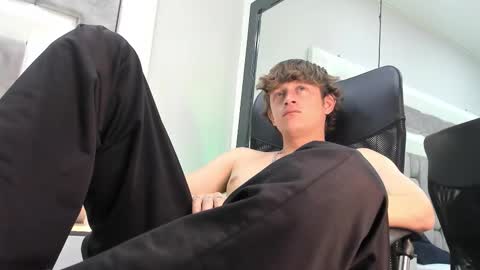 Snapshot of antthony_kings chatting on 2, 10, 2025 Anthony King online show from 2, 10, 2025