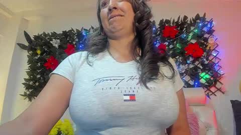 Snapshot of any_mour chatting on 26, 12, 2024 any mour online show from 26, 12, 2024