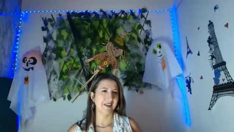 Snapshot of any_mour chatting on 28, 10, 2025 any mour online show from 28, 10, 2025