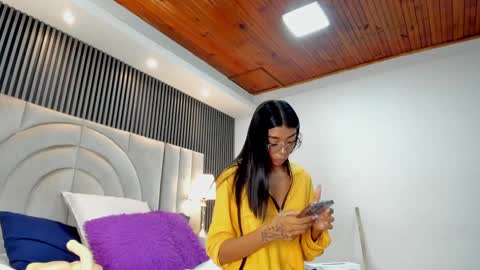 Snapshot of any_petitte chatting on 7, 1, 2025 ANY online show from 7, 1, 2025