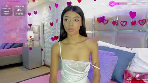 Snapshot of any_petitte chatting on 13, 2, 2025 ANY online show from 13, 2, 2025