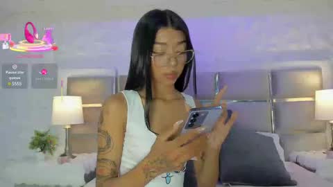 Snapshot of any_petitte chatting on 11, 3, 2025 ANY online show from 11, 3, 2025