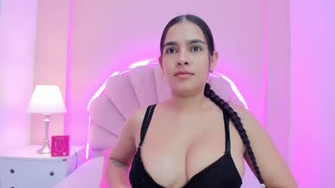 Snapshot of any_petitte chatting on 10, 9, 2025 ANY online show from 10, 9, 2025