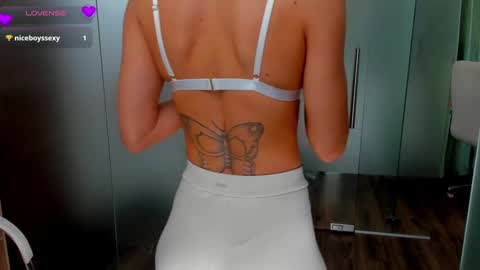 Snapshot of anyarayne chatting on 19, 12, 2024 Anya online show from 19, 12, 2024