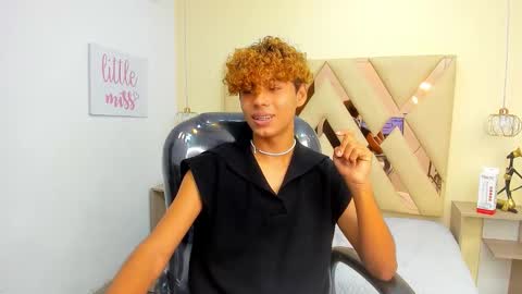 Snapshot of anyelotwink chatting on 31, 1, 2026 anyelotwink online show from 31, 1, 2026