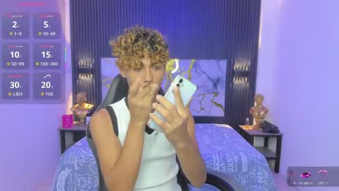 Snapshot of anyelotwink chatting on 15, 4, 2026 anyelotwink online show from 15, 4, 2026