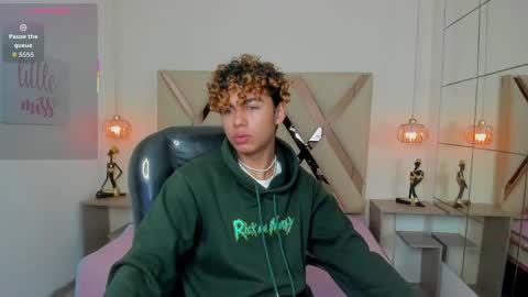 Snapshot of anyelotwink chatting on 20, 5, 2026 anyelotwink online show from 20, 5, 2026