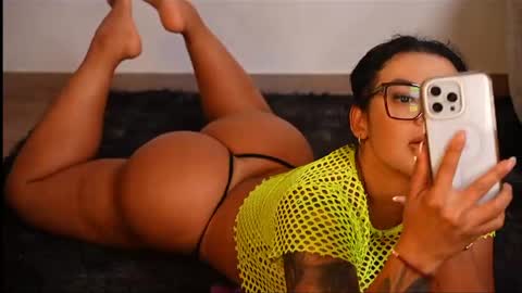 Snapshot of anyiled chatting on 10, 4, 2026 Dulce Maria online show from 10, 4, 2026