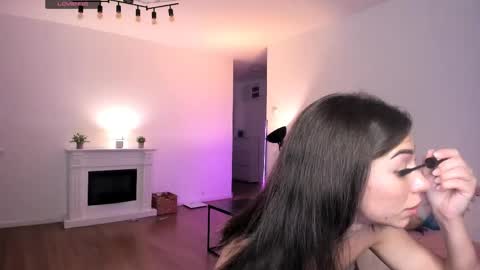 Anysa Smith online show from 9, 5, 2026