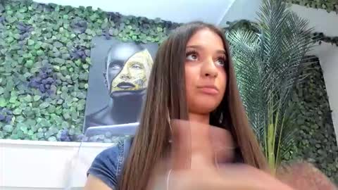 Snapshot of anyssia_ chatting on 10, 9, 2025 Anyssia online show from 10, 9, 2025