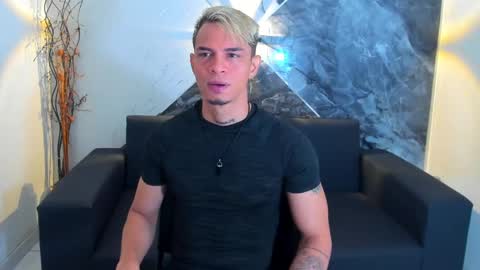 Snapshot of anzelott chatting on 10, 2, 2025 Anzelott online show from 10, 2, 2025