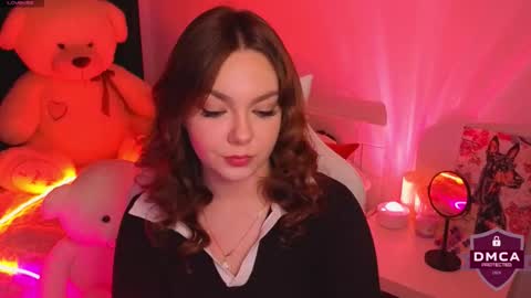 Aphelia online show from 2, 11, 2025