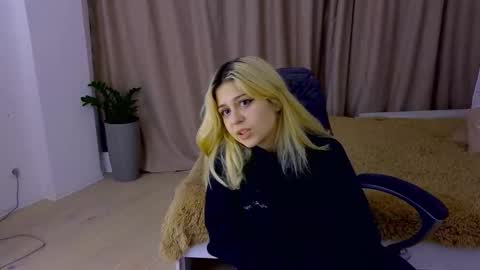 ApheliaStar online show from 28, 11, 2025