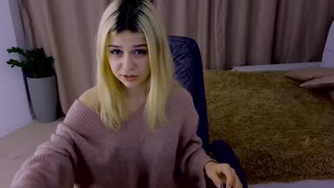 ApheliaStar online show from 3, 12, 2025