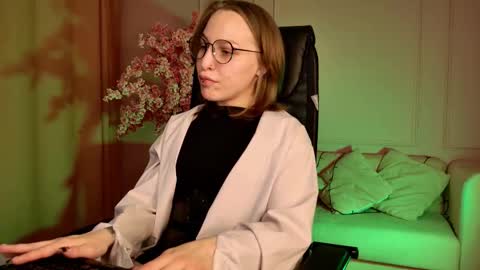 Snapshot of aphexqueen chatting on 26, 9, 2025 APHEX QUEEN online show from 26, 9, 2025