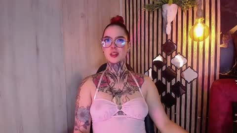 Snapshot of aphrodite__bloom chatting on 13, 5, 2026 aphrodite__bloom online show from 13, 5, 2026