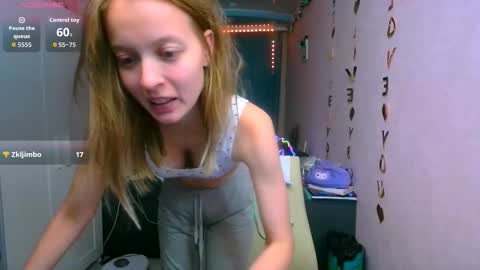 Snapshot of aphrodite_wow_ chatting on 4, 10, 2025 Aphrodite online show from 4, 10, 2025