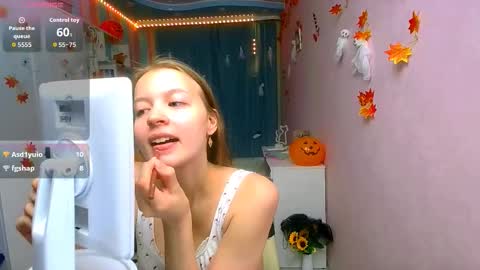 Snapshot of aphrodite_wow_ chatting on 2, 11, 2025 Aphrodite online show from 2, 11, 2025