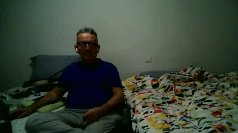 Snapshot of apixaba chatting on 29, 12, 2024 furry bear online show from 29, 12, 2024