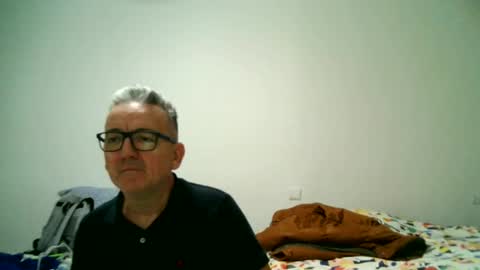 Snapshot of apixaba chatting on 31, 12, 2024 furry bear online show from 31, 12, 2024
