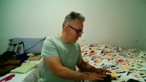 Snapshot of apixaba chatting on 31, 12, 2024 furry bear online show from 31, 12, 2024