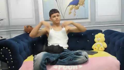 Snapshot of apolo_jonnes chatting on 18, 3, 2026 online show from 18, 3, 2026