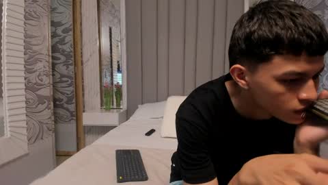 Snapshot of apolo_jonnes chatting on 20, 5, 2026 online show from 20, 5, 2026