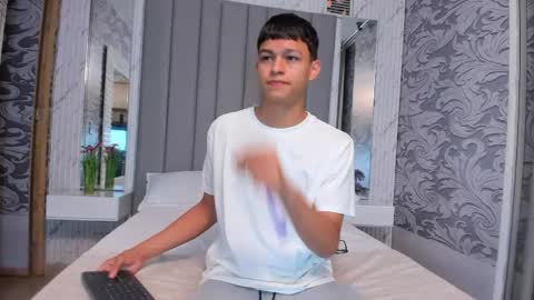 Snapshot of apolo_jonnes chatting on 24, 5, 2026 online show from 24, 5, 2026