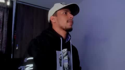 TONY INDEPENDENT MODEL online show from 1, 1, 2025