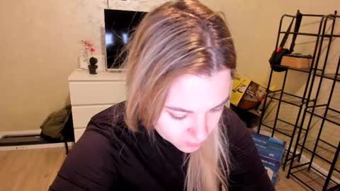 appleyummybuns online show from 17, 11, 2025