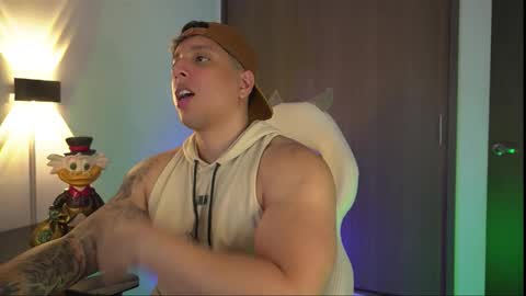 Snapshot of appolo_allen chatting on 23, 10, 2025 insta appolo master online show from 23, 10, 2025