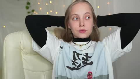 Snapshot of appr0ved chatting on 10, 12, 2024 REYNA my friend online show from 10, 12, 2024