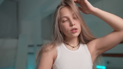 Snapshot of appr0ved chatting on 19, 12, 2024 REYNA my friend online show from 19, 12, 2024