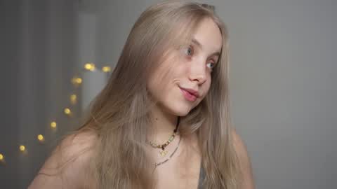 Snapshot of appr0ved chatting on 11, 1, 2025 REYNA my friend online show from 11, 1, 2025