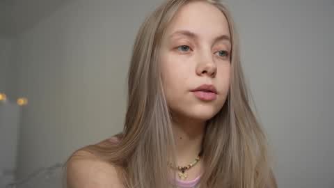 Snapshot of appr0ved chatting on 16, 1, 2025 REYNA my friend online show from 16, 1, 2025