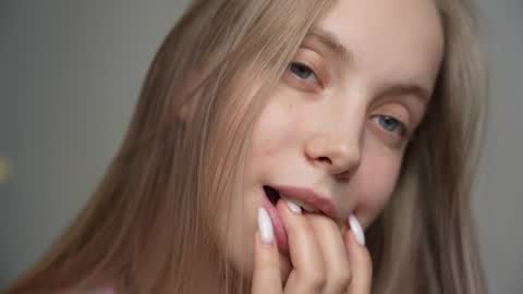Snapshot of appr0ved chatting on 16, 1, 2025 REYNA my friend online show from 16, 1, 2025