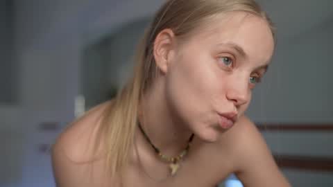 Snapshot of appr0ved chatting on 17, 1, 2025 REYNA my friend online show from 17, 1, 2025