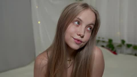 Snapshot of appr0ved chatting on 7, 2, 2025 REYNA my friend online show from 7, 2, 2025
