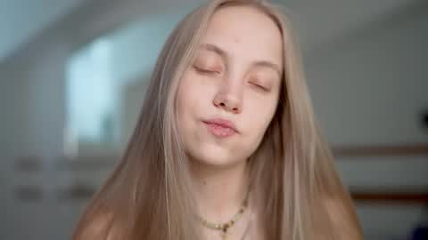 Snapshot of appr0ved chatting on 13, 2, 2025 REYNA my friend online show from 13, 2, 2025