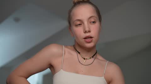Snapshot of appr0ved chatting on 15, 2, 2025 REYNA my friend online show from 15, 2, 2025