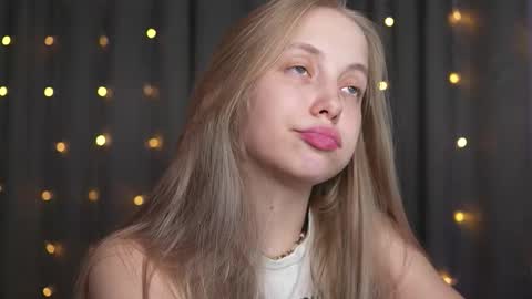  REYNA  my friend   online show from 26, 9, 2025