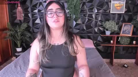 apprilfoxx online show from 1, 10, 2025