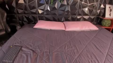 apprilfoxx online show from 25, 2, 2026