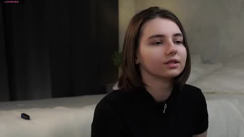 Snapshot of approche_toi_petite chatting on 12, 3, 2026 Meghan online show from 12, 3, 2026