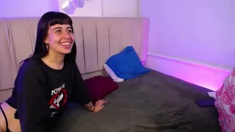 Snapshot of aprhil_blaze chatting on 22, 10, 2025 aprhil_blaze online show from 22, 10, 2025