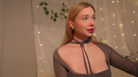 Snapshot of april_blush chatting on 4, 2, 2025 BETH NEXT STREAM ON WEDNESDAY online show from 4, 2, 2025