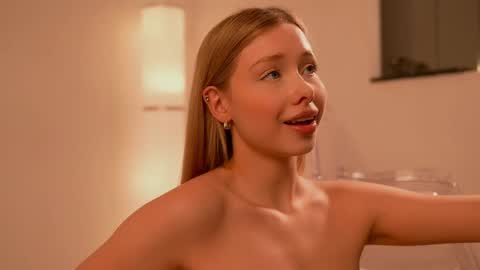 Snapshot of april_blush chatting on 25, 2, 2025 BETH NEXT STREAM ON WEDNESDAY online show from 25, 2, 2025