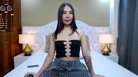 Snapshot of april_derricks chatting on 13, 9, 2025  April  online show from 13, 9, 2025