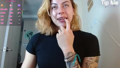 April Dumont online show from 21, 6, 2026
